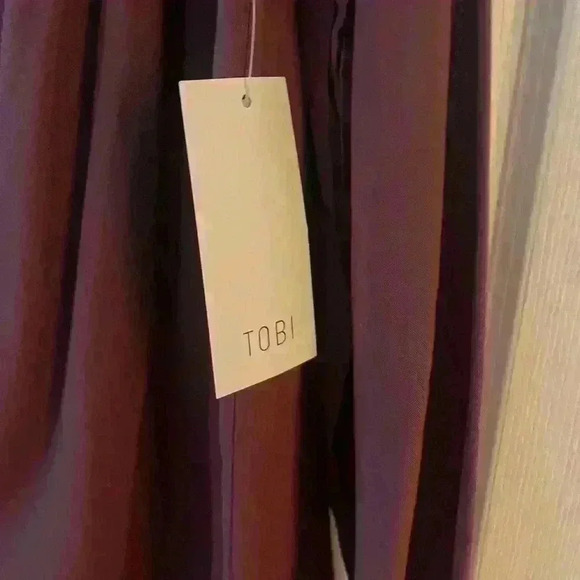 Tobi NWT Cindy off the shoulder bell sleeve shift dress lined size medium - Picture 5 of 9